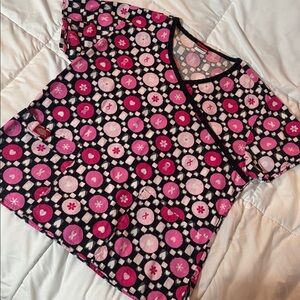 Medium breast cancer awareness scrub top